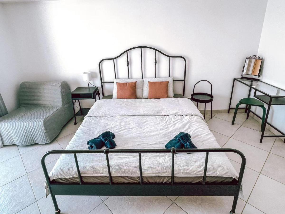 Peniche Master Bedroom With Sea View Balcony, Private Bathroom, Shared Kitchen, Swimming Pool, Surfing Resort Атогиа-да-Балейя Экстерьер фото