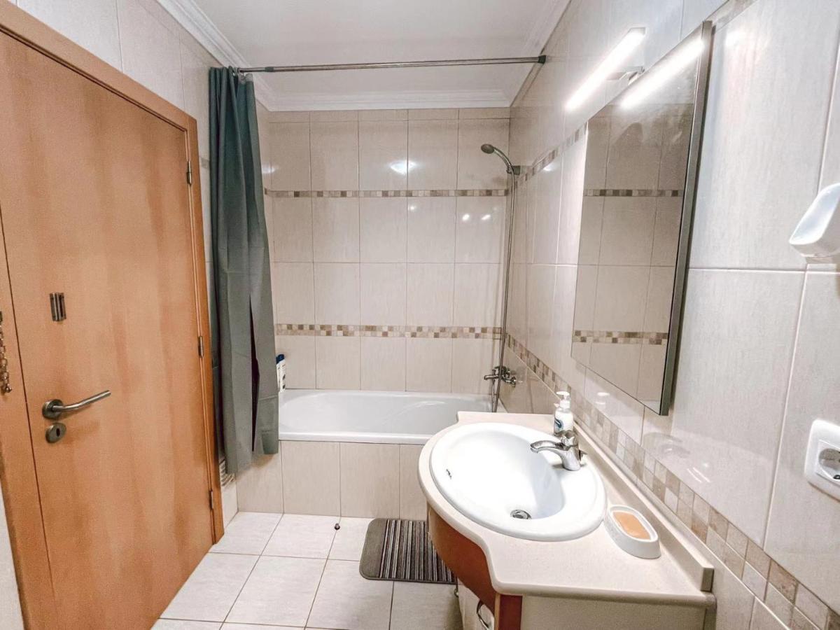 Peniche Master Bedroom With Sea View Balcony, Private Bathroom, Shared Kitchen, Swimming Pool, Surfing Resort Атогиа-да-Балейя Экстерьер фото